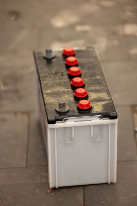 showing lead acid battery